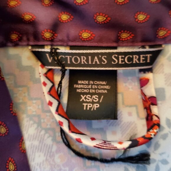 Victoria's Secret Pajamas and Robe Set. Size S/P - Picture 11 of 12